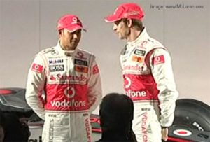 F1: Lewis and Jenson put together a DIY comedy job (video)